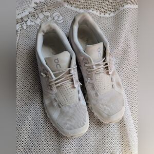 On Cloud 5 Sneakers Pearl White 7.5